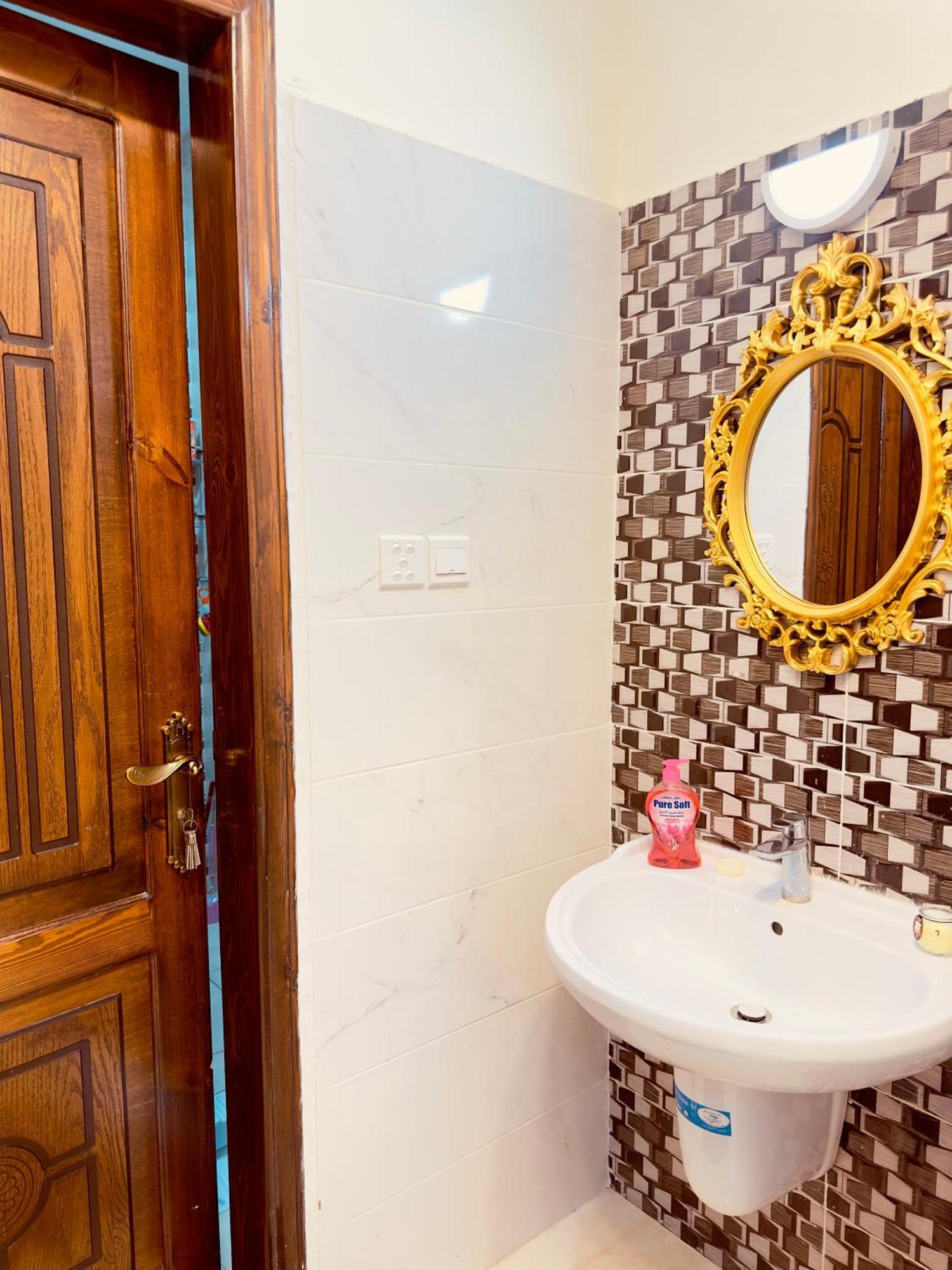 Eng-Murjan Apartment Акаба Экстерьер фото
